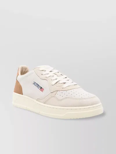 Autry Low Suede Sneakers Medalist In White