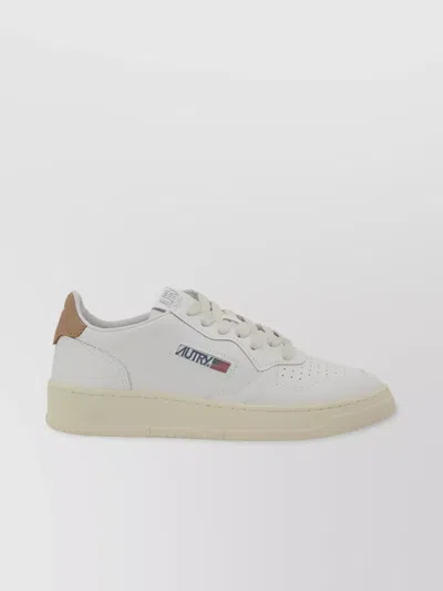 Autry Low Top Medalist Sneakers In White