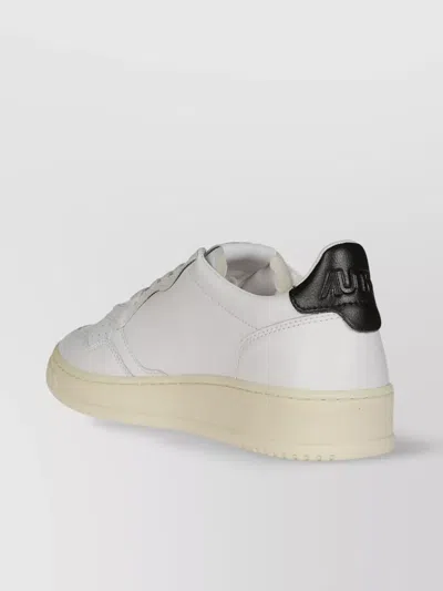 Autry Low Top Medalist Sneakers In White