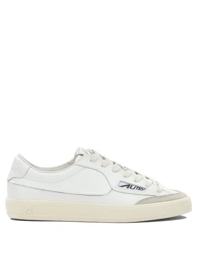 Autry Low Top Sneaker With Personalized Fabric Pouch In Multi