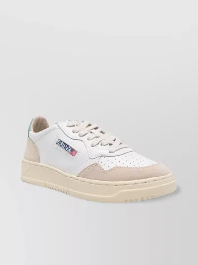 Autry Low Top Sneakers Contrast Accents In Neutral