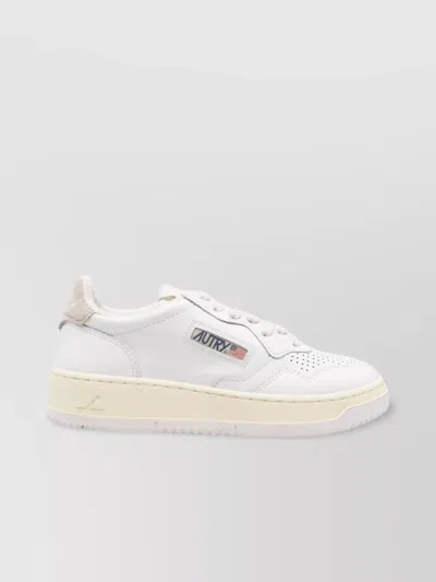 Autry Low Top Sneakers Logoed Heel In White