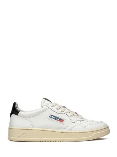 Autry Low-top Sneakers With Contrasting Black Heel In Multi