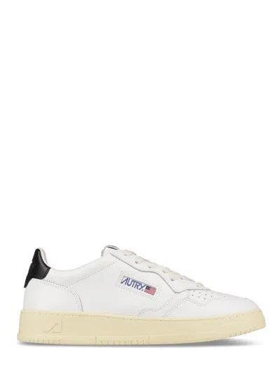 AUTRY LOW-TOP SNEAKERS WITH SMOOTH LEATHER UPPER