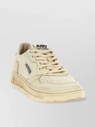 Autry Low Top Vintage Medalist Sneakers