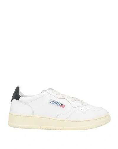 Autry Medalist Low White Sneakers With Contrasting Heel Tab In Leather Man