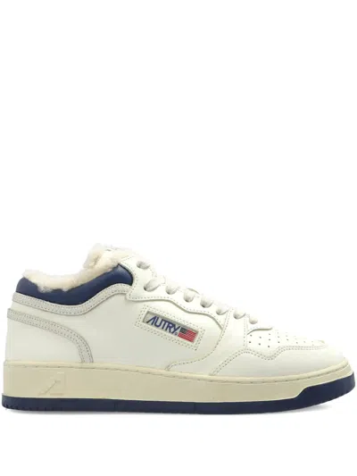 Autry Round-toe Low-top Casual Shoes In White
