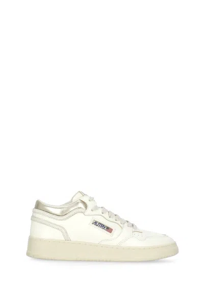 Autry Med-way Sneakers In Neutral