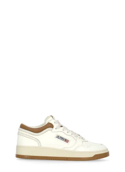 Autry Med-way Sneakers In Neutral