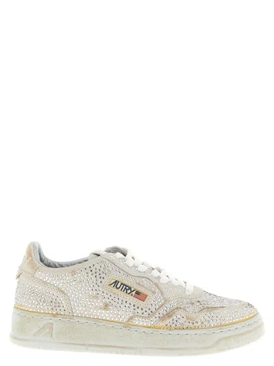 Autry Medalist Low Strass Sneaker In Neutral