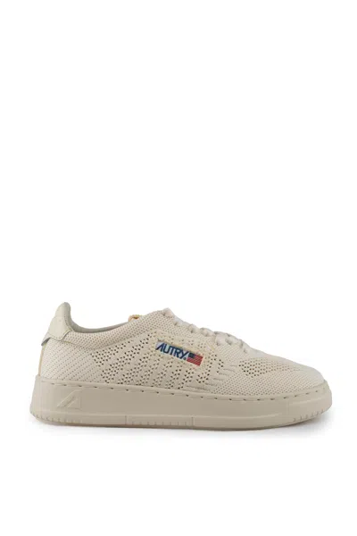 AUTRY MEDALIST EASEKNIT LOW SNEAKERS IN PERFORATED FABRIC