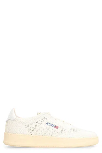 Autry Medalist Easeknit Low-top Sneakers In Neutral
