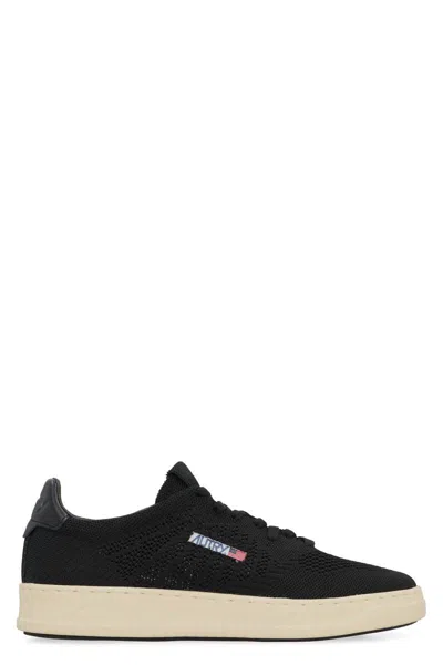 Autry Medalist Easeknit Low-top Sneakers In Black