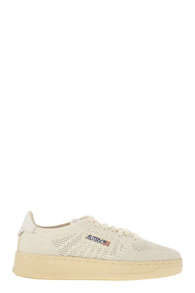 Autry Medalist Easeknit Low-top Sneakers In Neutral