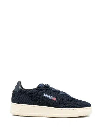 Autry Medalist Easeknit Sneakers In Black