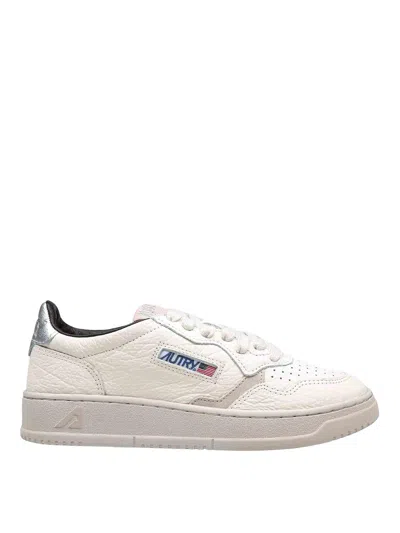 Autry Medalist In White And Silver Leather In Leat/silver