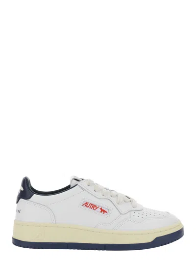AUTRY MEDALIST LOW X MAISON KITSUNÉ WHITE AND BLUE SNEAKER WITH SIDE LOGO AND LOGO LETTERING ON THE BACK I