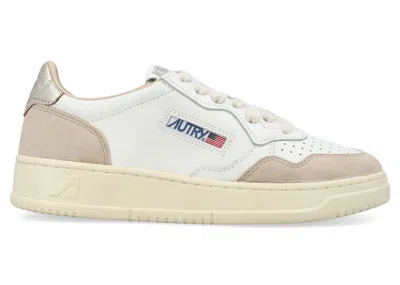 Pre-owned Autry Medalist Leather Low Beige (women's) Sneakers In White/gold