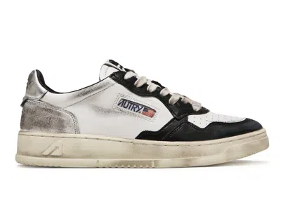 Pre-owned Autry Medalist Leather Low Super Vintage (women's) Sneakers In Black/white/silver