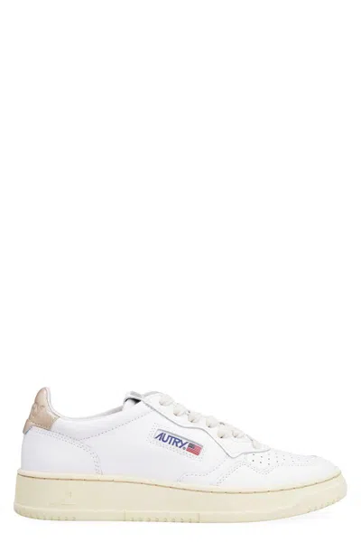 Autry Medalist Leather Low-top Sneakers In Gold