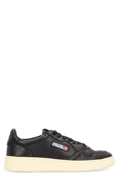Autry Medalist Leather Low-top Sneakers In Black