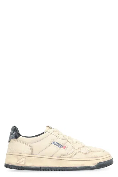 Autry Medalist Leather Low-top Sneakers In Neutral