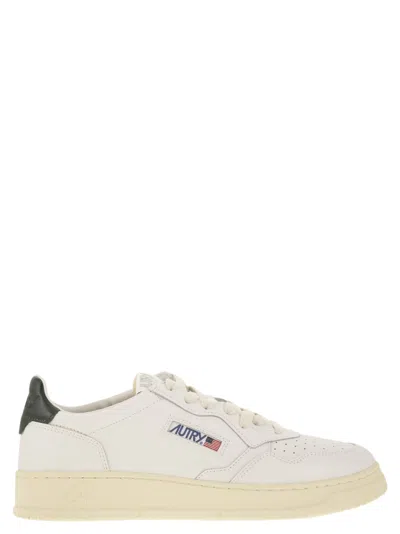 AUTRY MEDALIST LEATHER LOW-TOP SNEAKERS