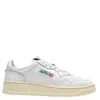 Autry Low Medalist Sneakers In White Leather E Powder E Suede Beige In White