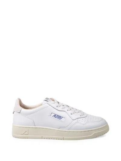 Autry Medalist Low-top Sneakers In White Nappa Leather In Multi