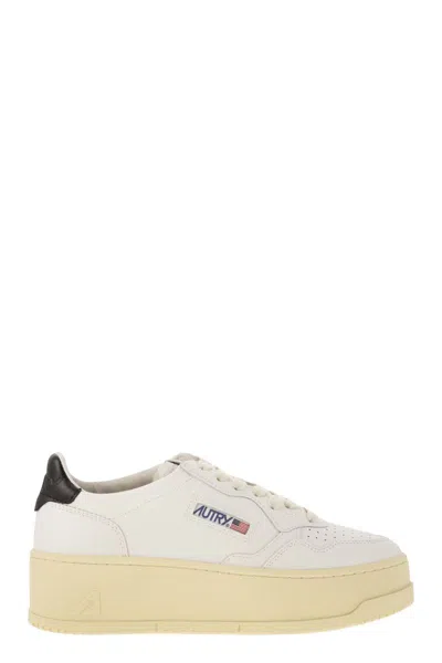 Autry Medalist Leather Platform Sneakers In Neutral