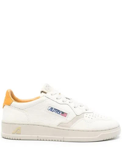 Autry Medalist Leather Sneakers In Neutrals