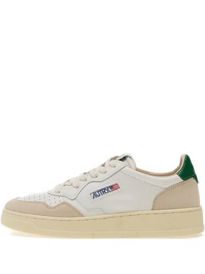 Autry Medalist Leather Sneakers In Neutral