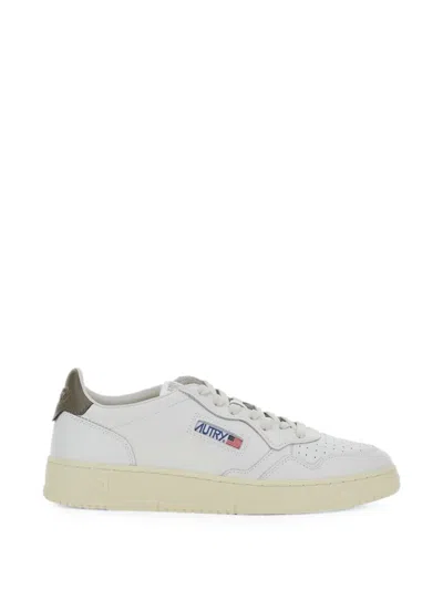 Autry Medalist Leather Sneakers In White