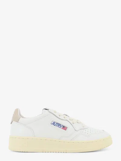 Autry Medalist Leather Sneakers In White