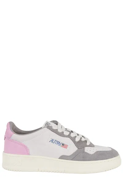 AUTRY AUTRY MEDALIST LIGHT GREY SUEDE SNEAKERS