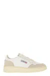 Autry Medalist Low-top Sneakers In White