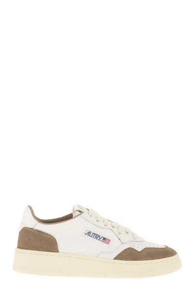 Autry Medalist Low - Leather And Suede Sneakers In White