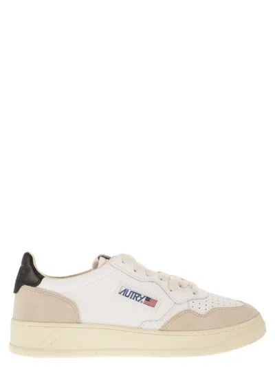 Autry Medalist Low - Leather And Suede Sneakers In White/black