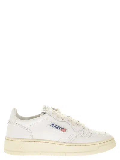 Autry Medalist Low - Leather Sneakers In White