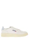 Autry Medalist Low - Leather Sneakers In White/light Blue