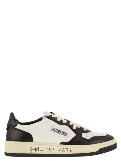 Autry Medalist Low - Leather Trainers With Lettering In White/black