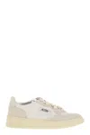 Autry Medalist Low Sneakers With Two Tone Glitter In Neutral