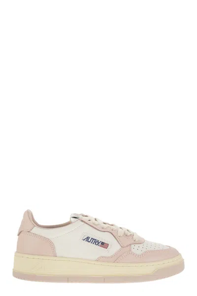 Autry Medalist Low Leather Sneakers In White