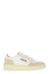 Autry Medalist Low-top Sneakers In White