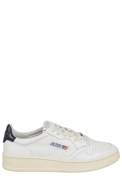 Autry Medalist Low In White