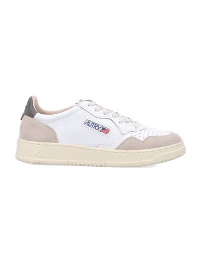 Autry Medalist Low-top Woman's Sneakers In White Olive