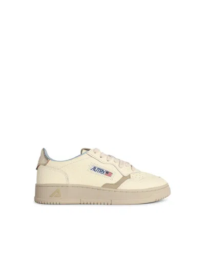 Autry 'medalist Low' Ivory White Lear Sneakers In Nude