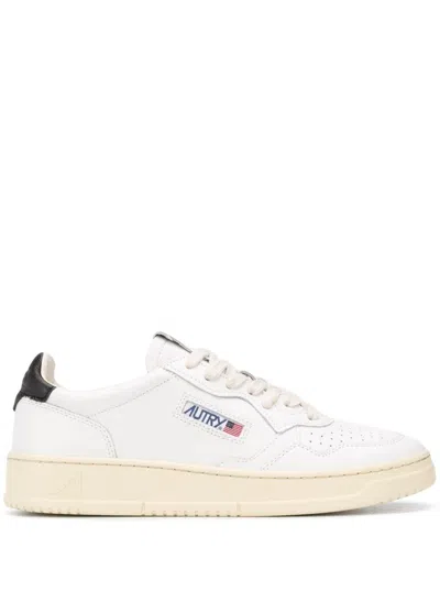 Autry Medalist Low Leather Sneaker With Contrast Pull-tab In White