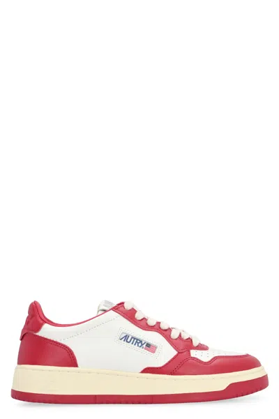 AUTRY AUTRY MEDALIST LOW LEATHER SNEAKERS
