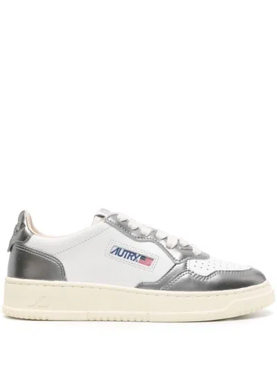 AUTRY AUTRY MEDALIST LOW LEATHER SNEAKERS